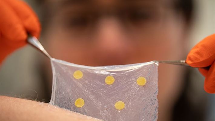 Nanoplåster avslöjar infektioner i sår